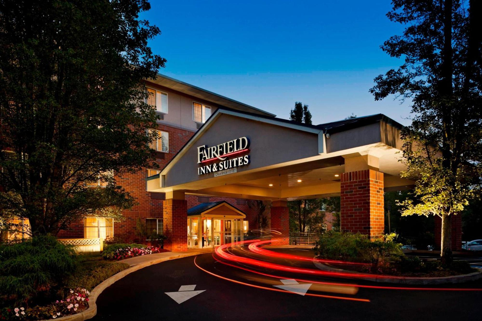 Fairfield Inn & Suites Portland South/Лейк-Освего Экстерьер фото